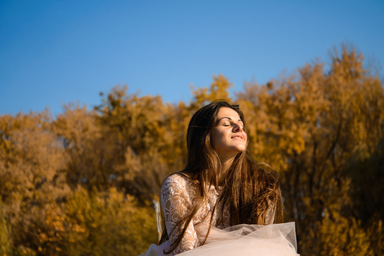 Fa male sul serio prendere il sole nei mesi con la erre
